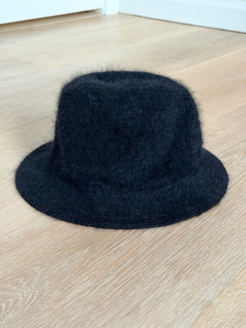 Vintage Women's Black Angora Blend Winter Bucket Hat Classic Warm Hat Y2K Doen